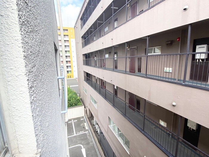 物件内観写真20　(室内からの展望)