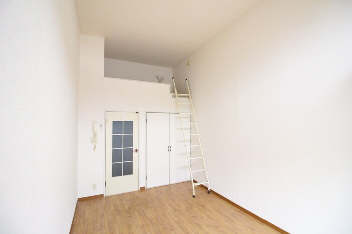 物件内観写真8　(居室)