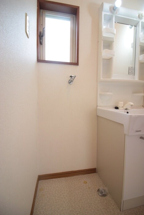 物件内観写真15　(洗濯機置場)