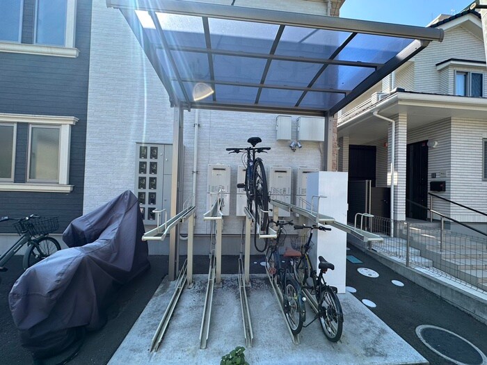 物件外観写真3　(駐輪場)