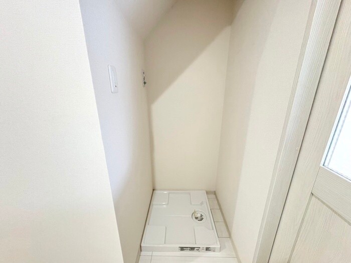 物件内観写真16　(洗濯機置場)
