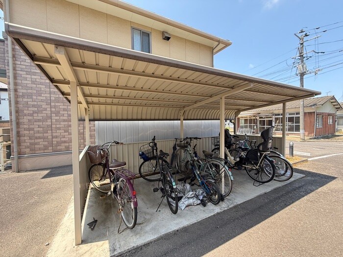 物件外観写真6　(駐輪場)