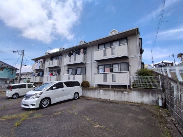 物件外観写真2　(駐車場)