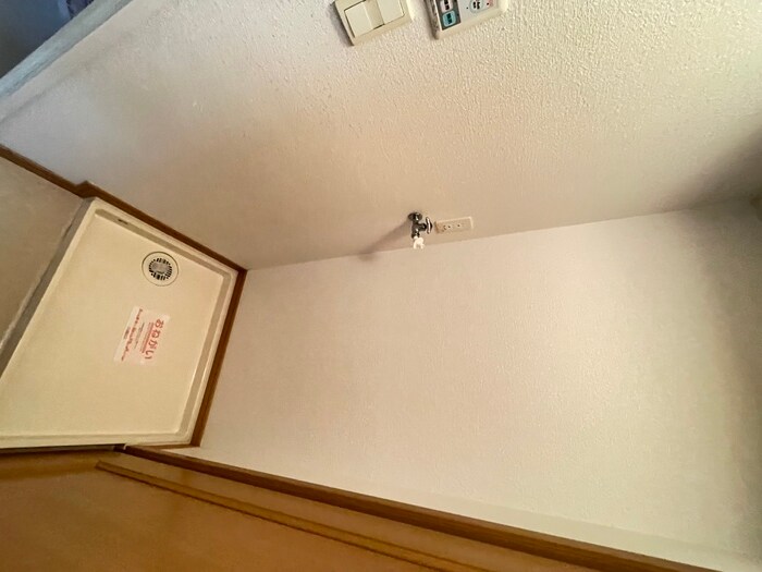 物件内観写真9　(洗濯機置場)