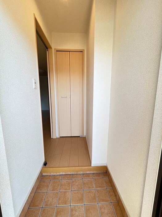 物件内観写真14　(玄関)