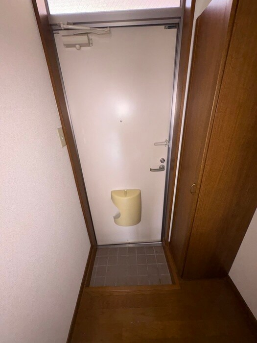 物件内観写真16　(玄関)