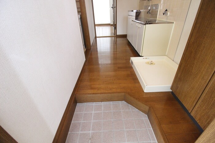 物件内観写真7　(玄関)