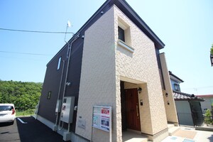 メゾン燕沢外観写真