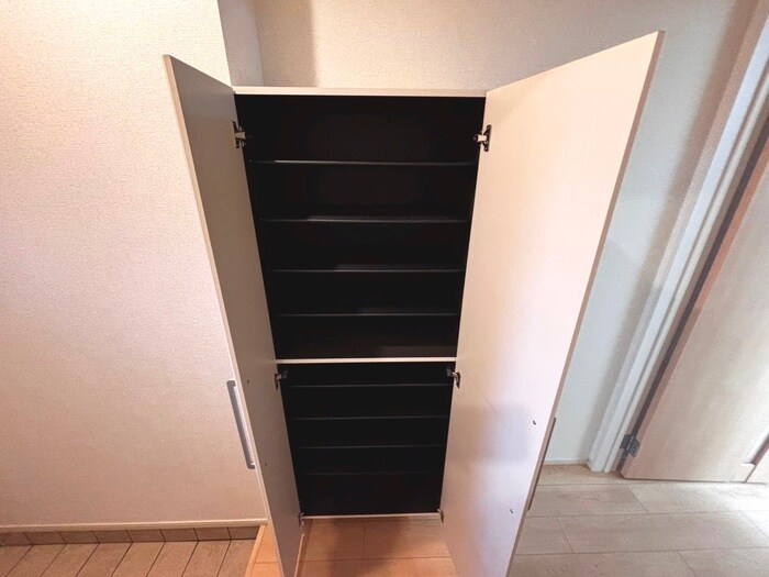物件内観写真17　(靴箱)
