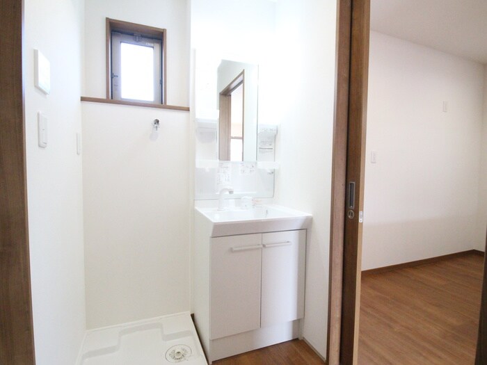 物件内観写真15　(洗面)