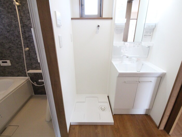 物件内観写真19　(洗濯機置場)