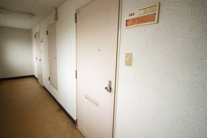 物件内観写真16　(玄関)