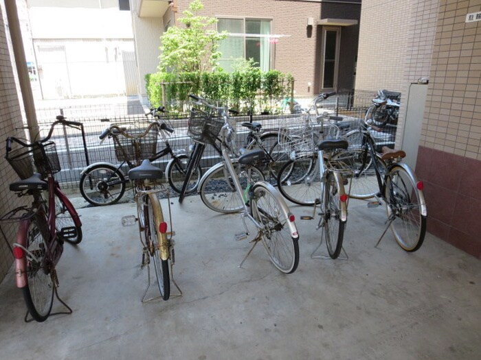 物件外観写真6　(駐輪場)