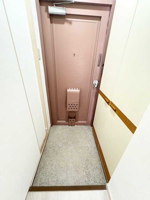 物件内観写真18　(玄関)