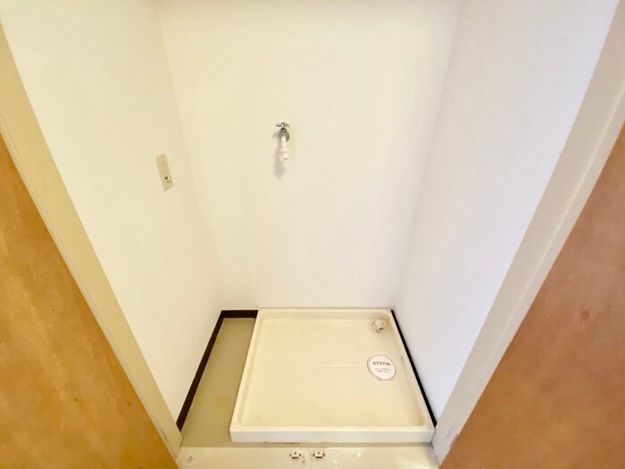 物件内観写真15　(洗濯機置場)