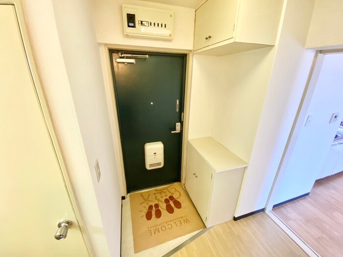 物件内観写真18　(玄関)