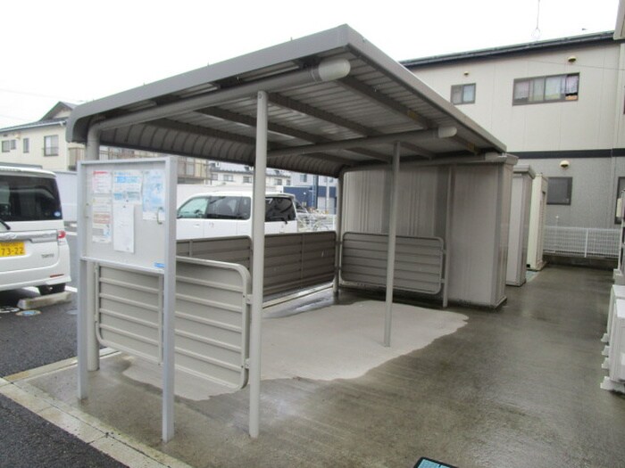 物件外観写真2　(駐輪場)
