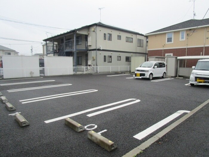 物件外観写真3　(駐車場)