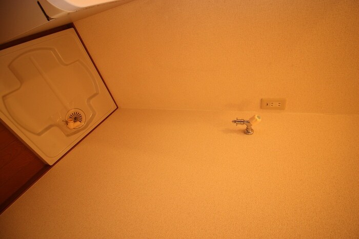 物件内観写真14　(洗濯機置場)