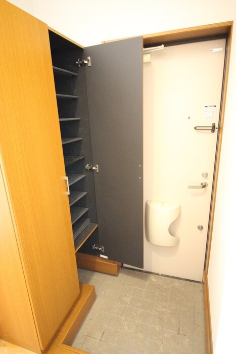 物件内観写真21　(玄関)