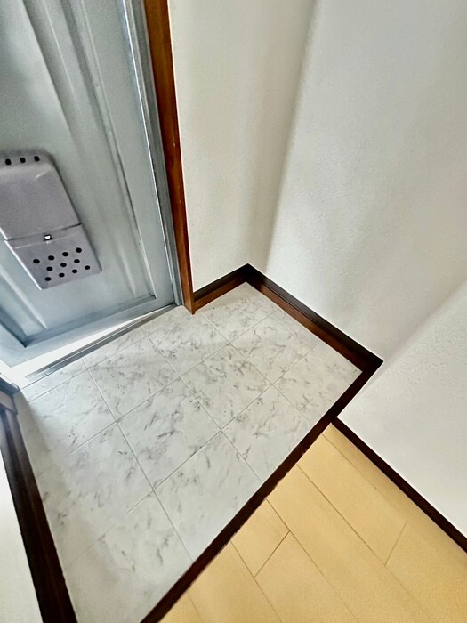 物件内観写真16　(玄関)