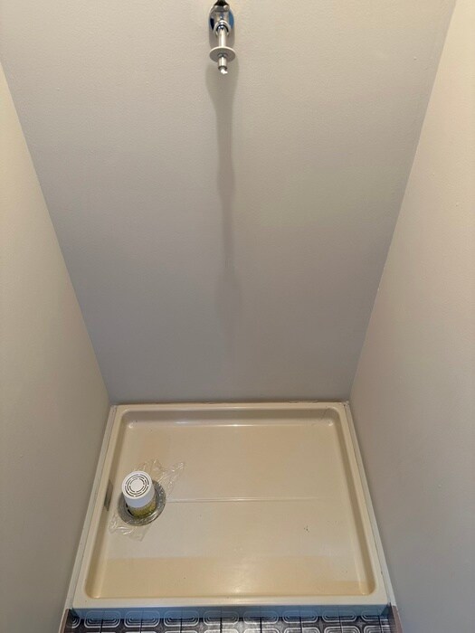 物件内観写真16　(洗濯機置場)