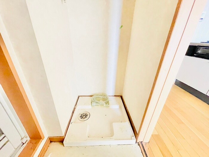 物件内観写真14　(洗濯機置場)