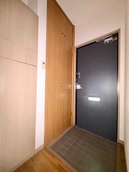 物件内観写真18　(玄関)