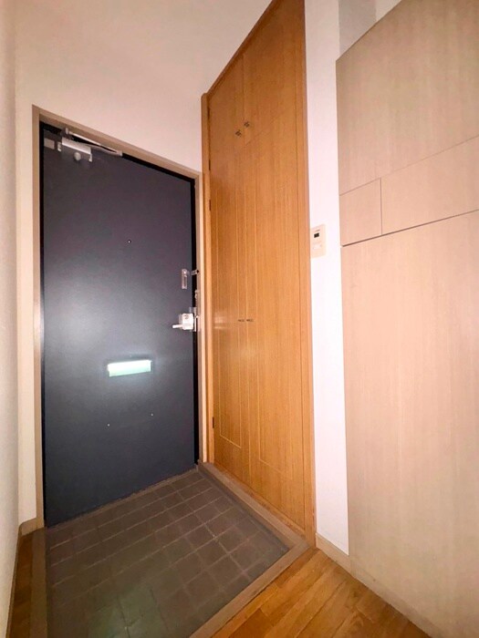 物件内観写真18　(玄関)