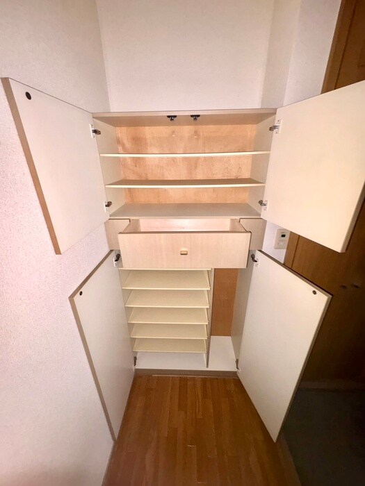 物件内観写真19　(靴箱)