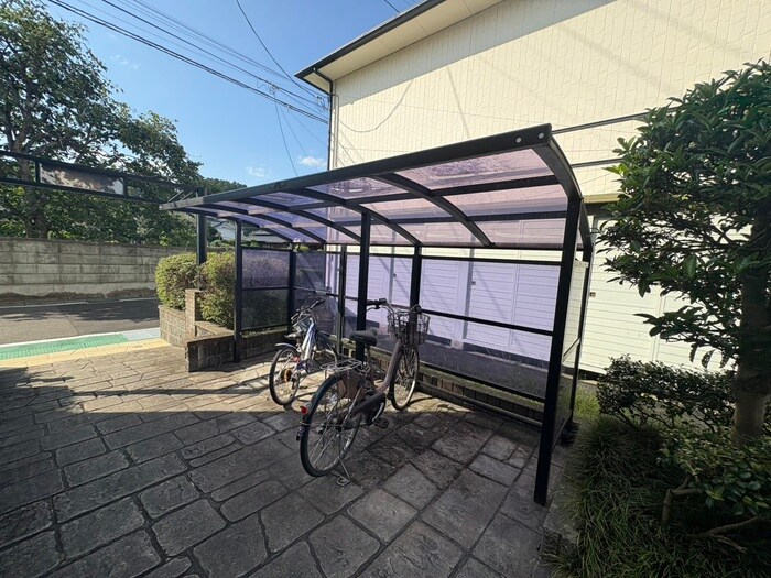 物件外観写真5　(駐輪場)