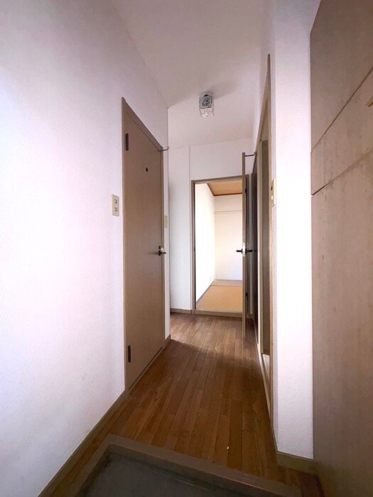 物件内観写真16　(廊下)