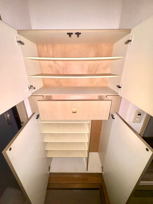 物件内観写真18　(靴箱)