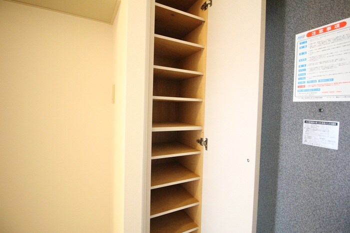 物件内観写真15　(靴箱)