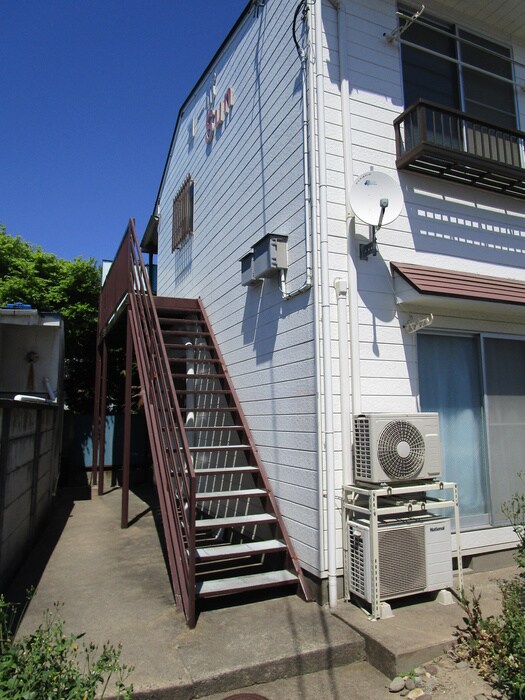 物件外観写真3　(エントランス部分)