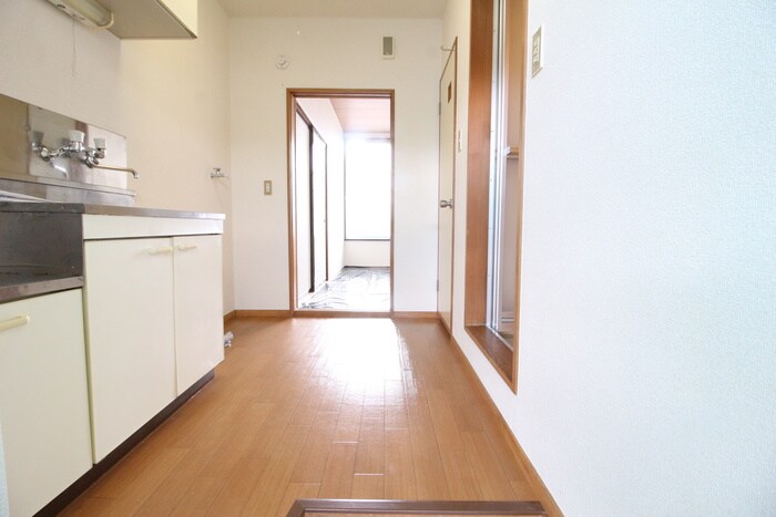 物件内観写真14　(廊下)