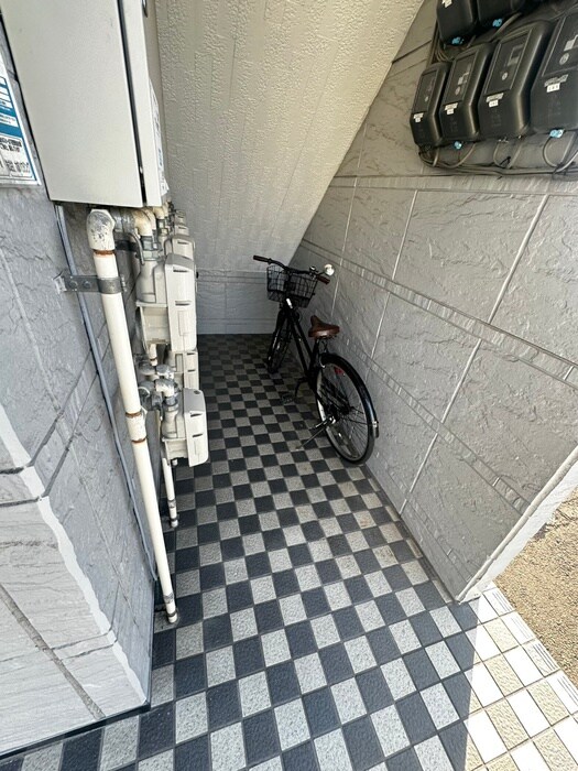 物件外観写真6　(駐輪場)