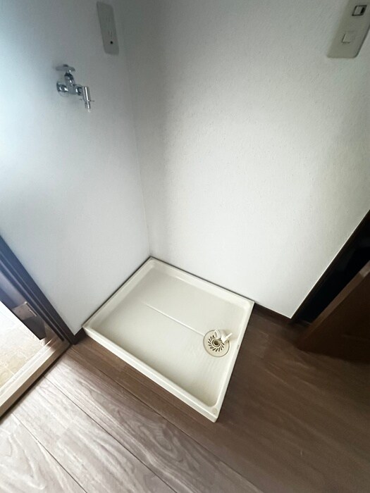 物件内観写真12　(洗濯機置場)