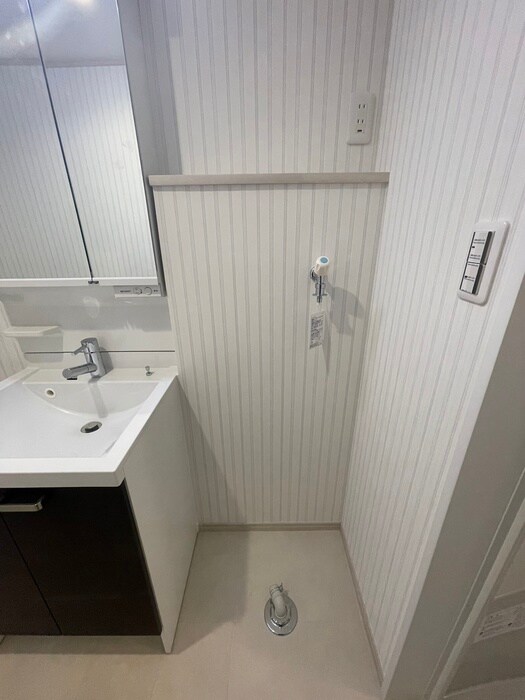 物件内観写真12　(洗濯機置場)