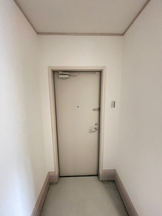 物件内観写真17　(玄関)