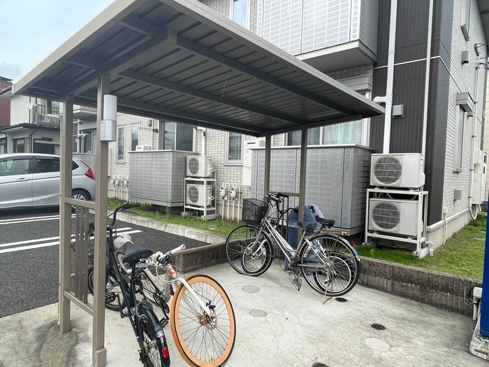 物件外観写真5　(駐輪場)