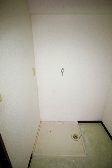 物件内観写真15　(洗濯機置場)