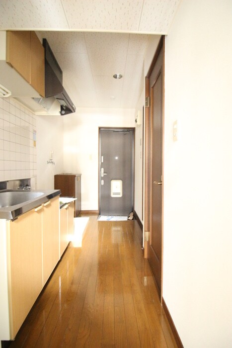 物件内観写真18　(玄関)