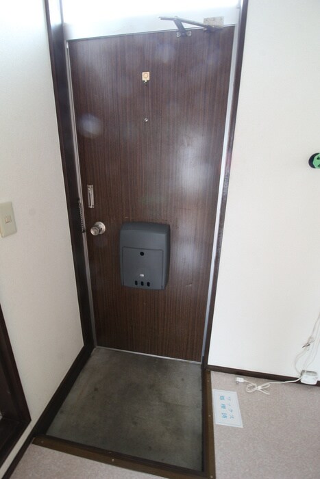 物件内観写真17　(玄関)