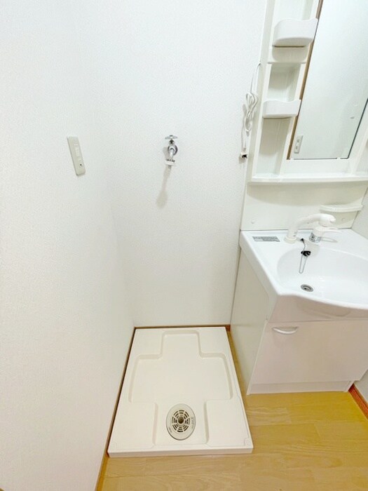 物件内観写真11　(洗濯機置場)