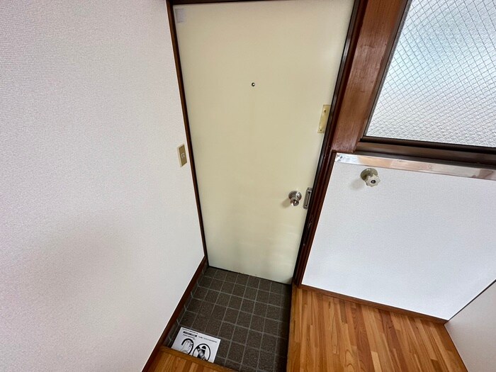 物件内観写真14　(玄関)