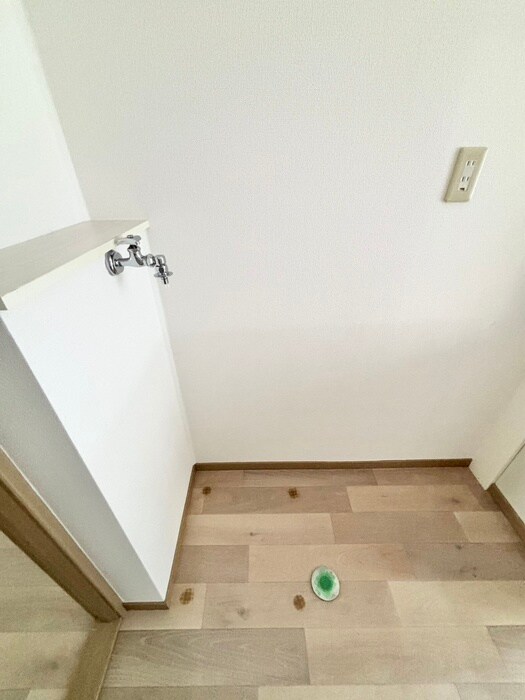 物件内観写真20　(洗濯機置場)