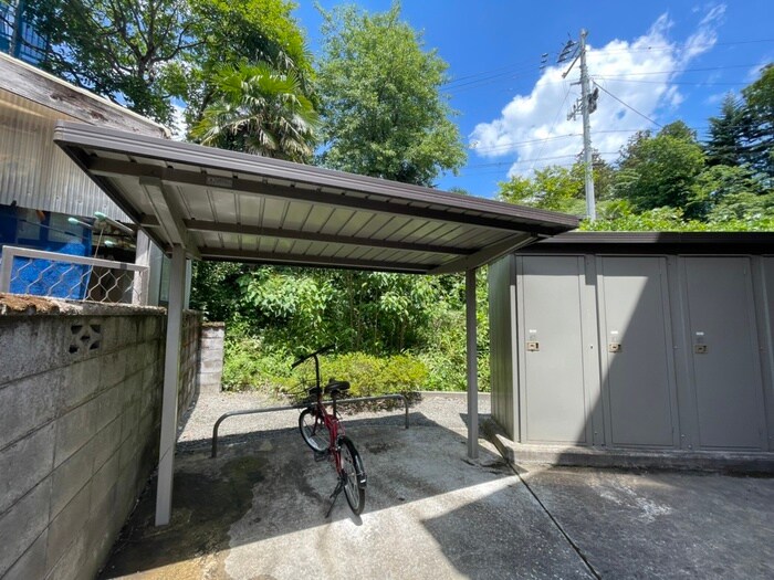 物件外観写真5　(駐輪場)