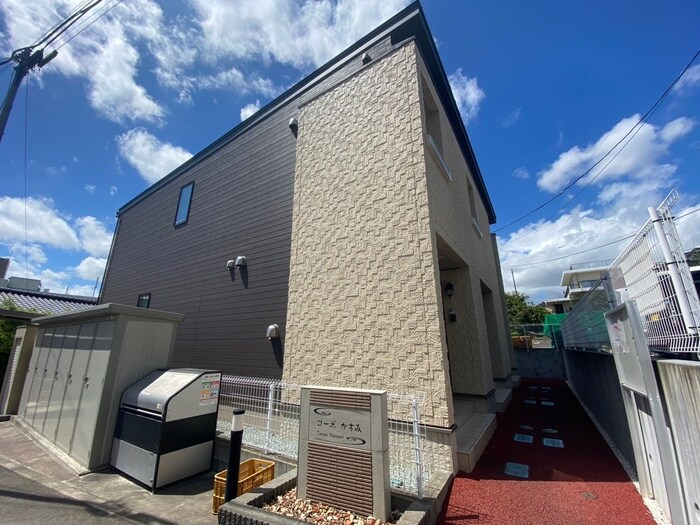 物件外観写真2　(エントランス部分)