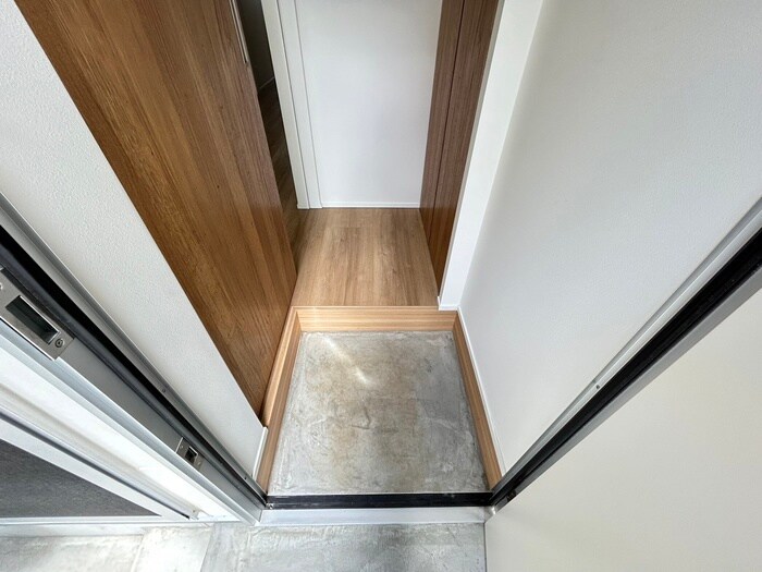 物件内観写真16　(玄関)